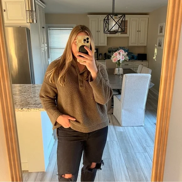 Aerie green Sherpa button snap pullover - Picture 2 of 6